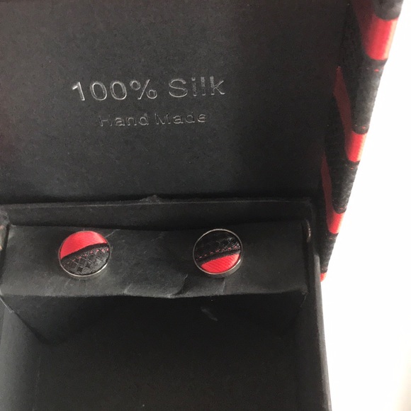 Tie - Picture 3 of 4